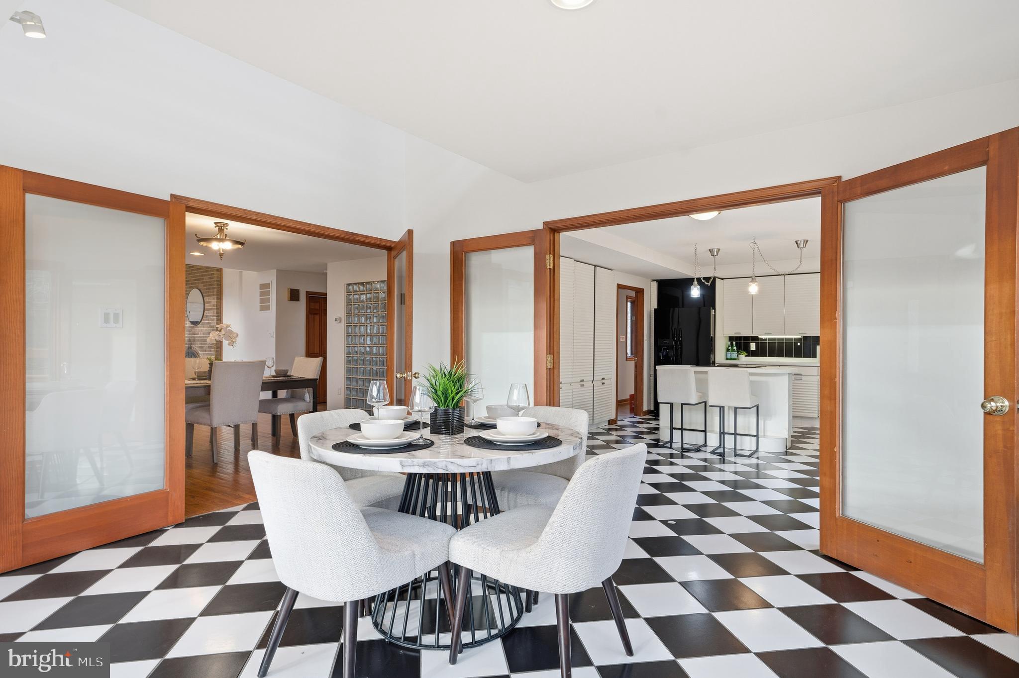 CAERNARVON WOODS - Residential