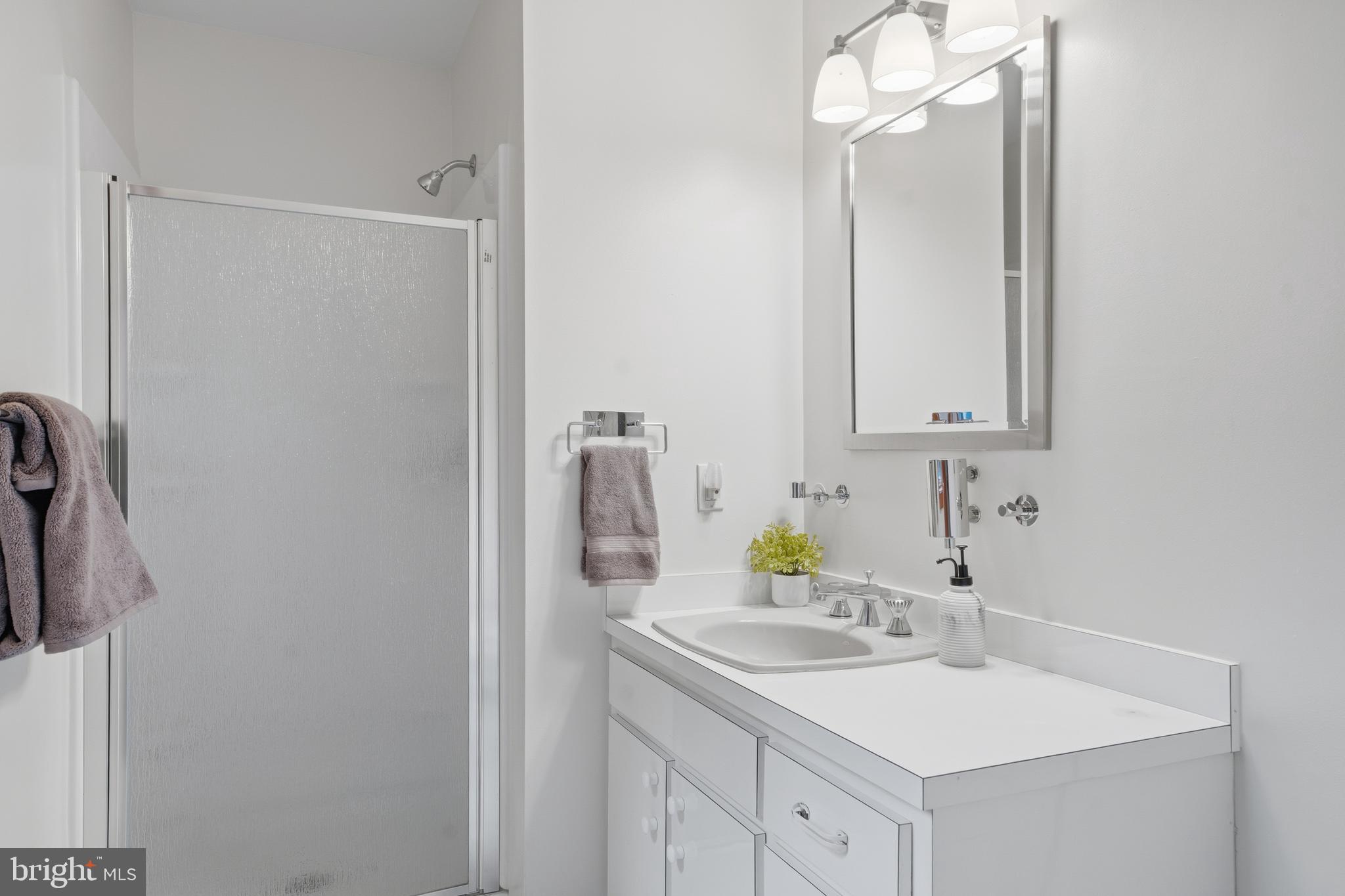 CAERNARVON WOODS - Residential