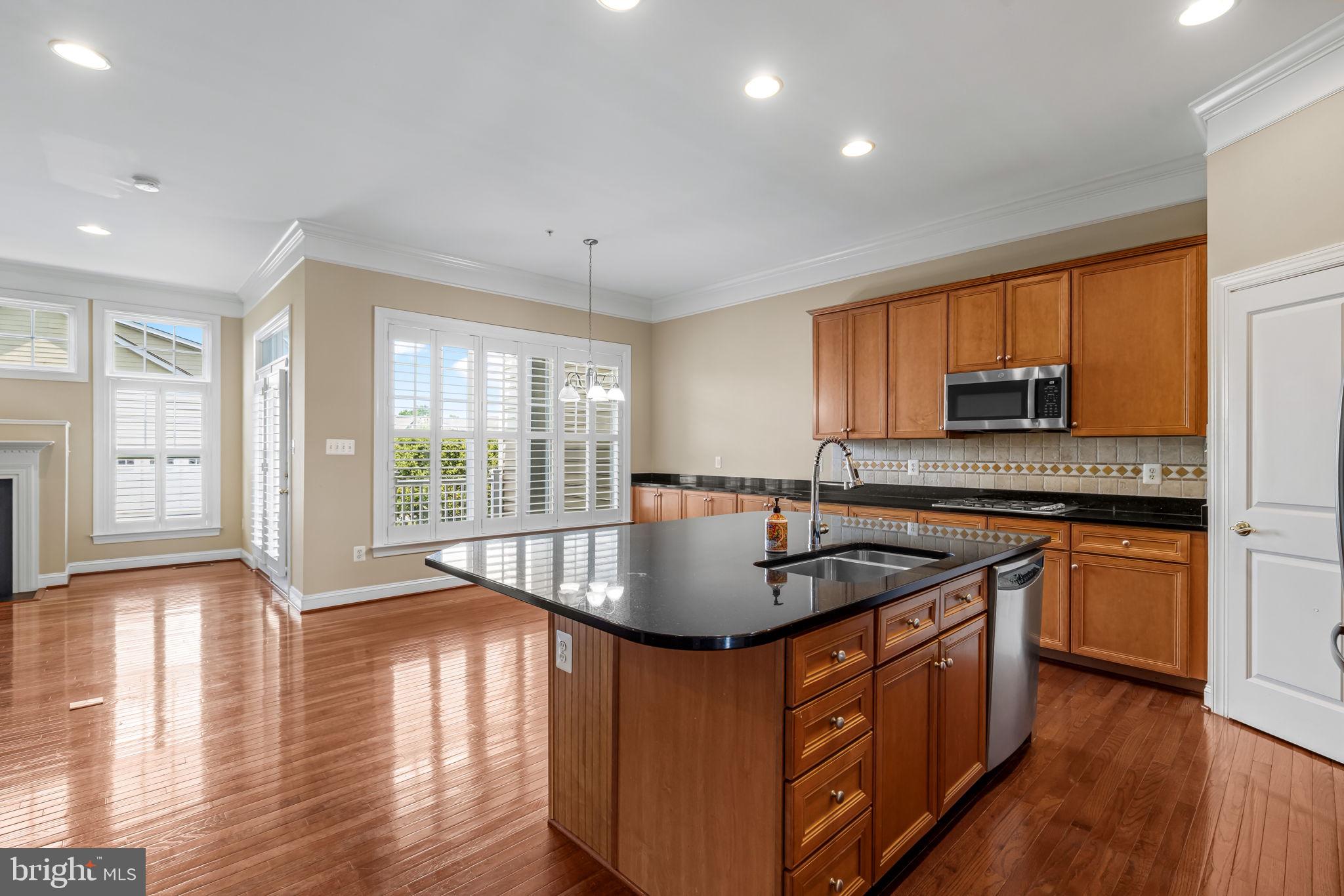 8803 MIRROR LAKE WAY