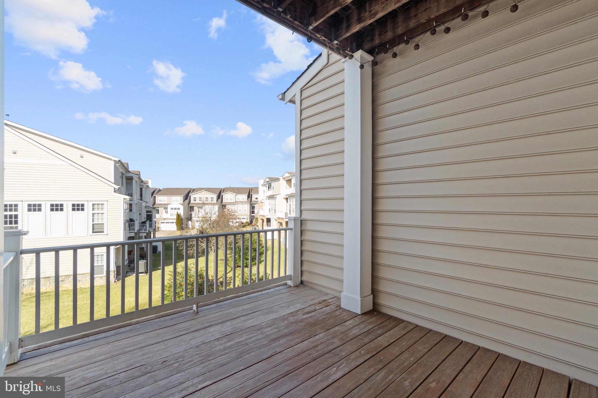 8803 MIRROR LAKE WAY