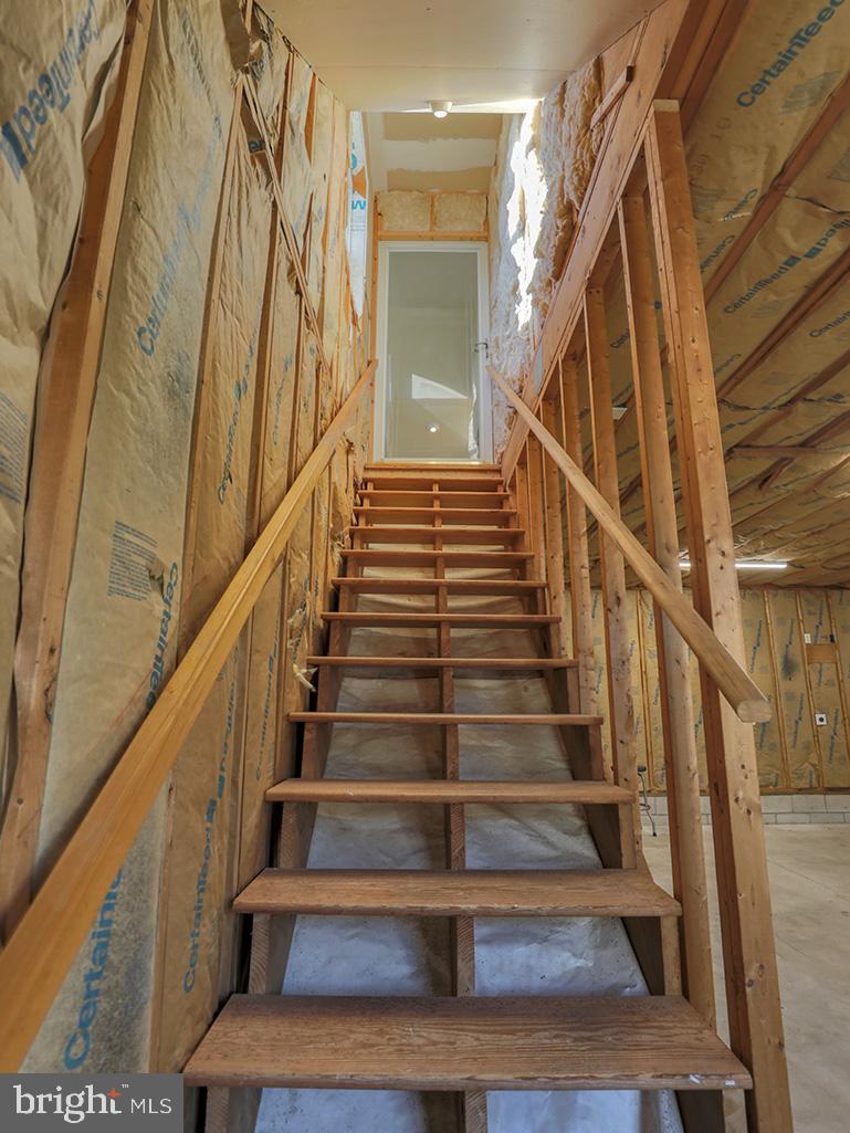 BREEZEWOOD - Residential