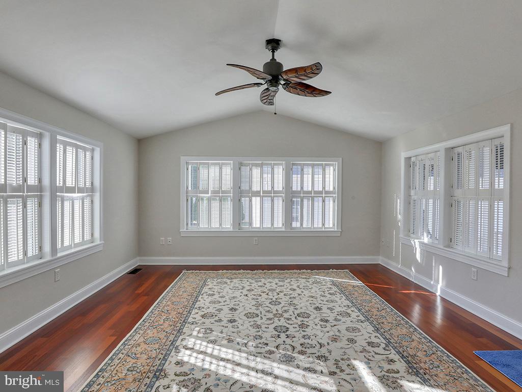 BREEZEWOOD - Residential