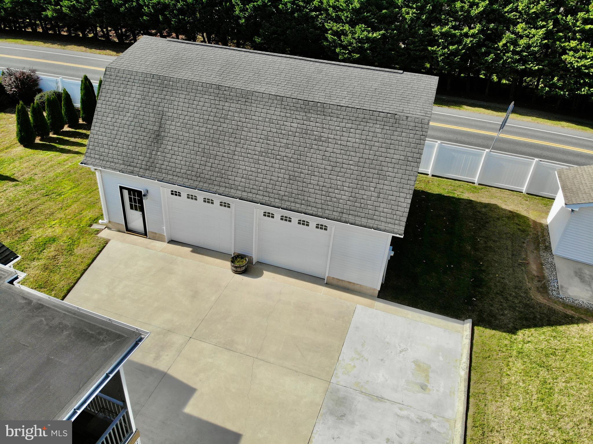 BREEZEWOOD - Residential