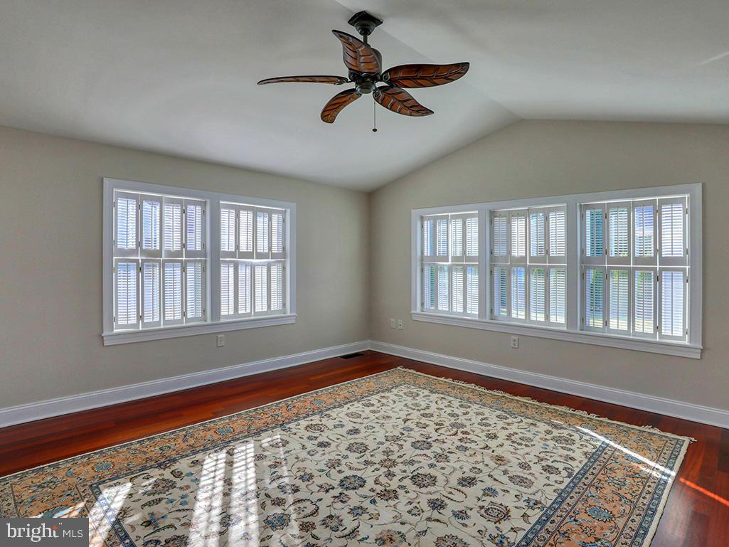 BREEZEWOOD - Residential