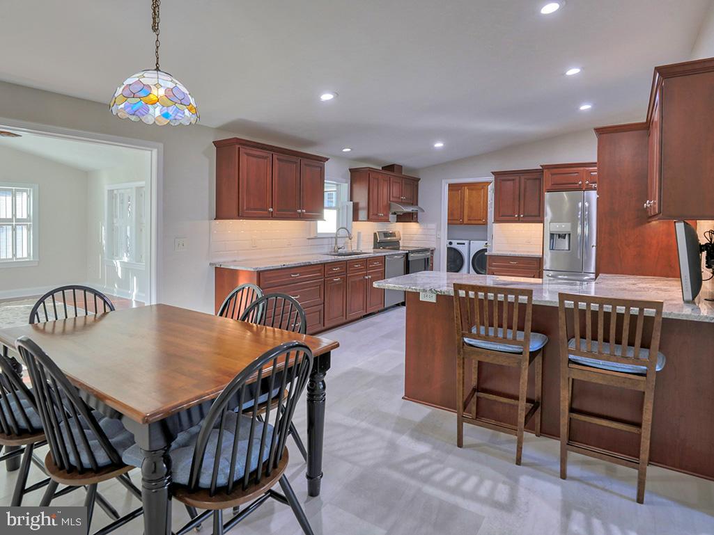 BREEZEWOOD - Residential