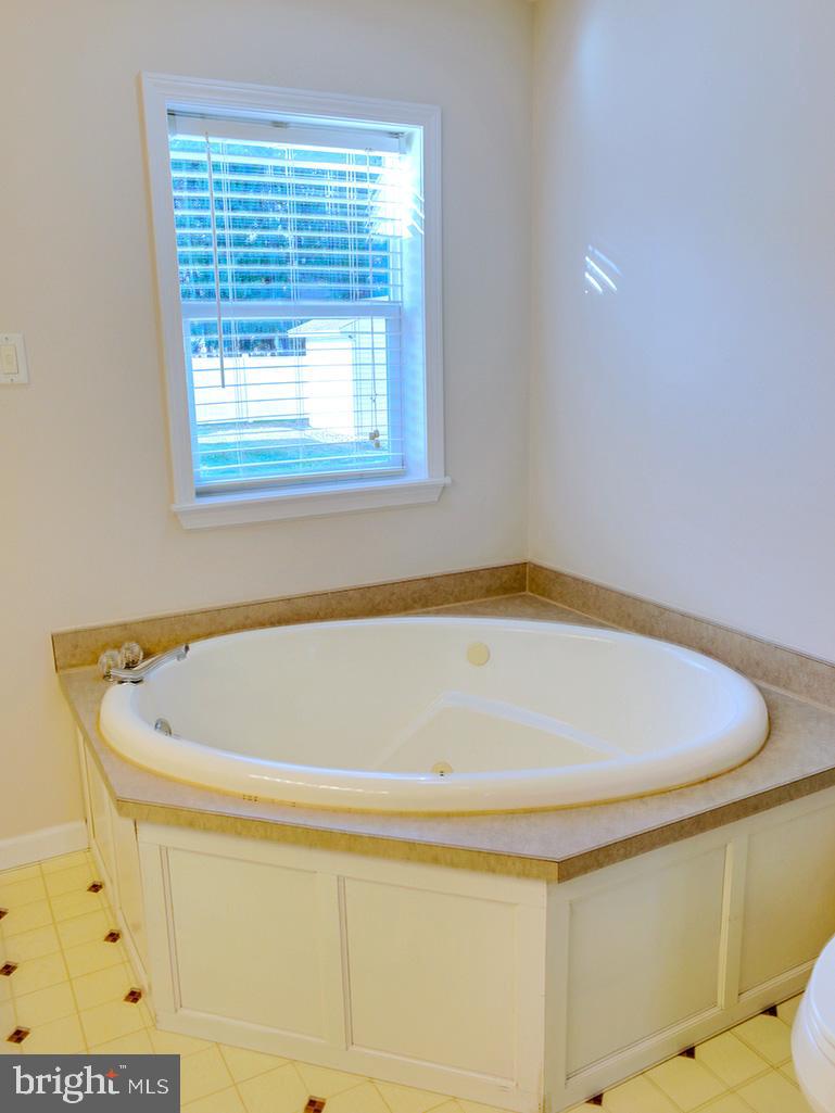 BREEZEWOOD - Residential