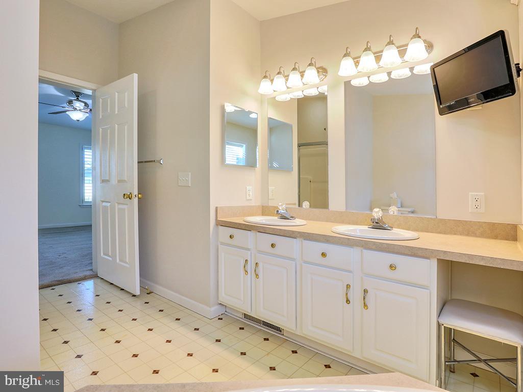 BREEZEWOOD - Residential