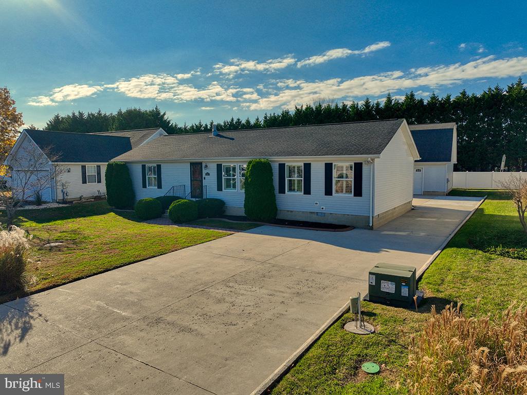 BREEZEWOOD - Residential