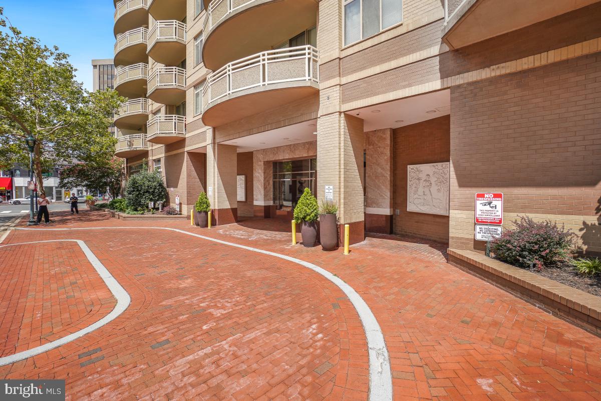 4801 FAIRMONT AVENUE 408