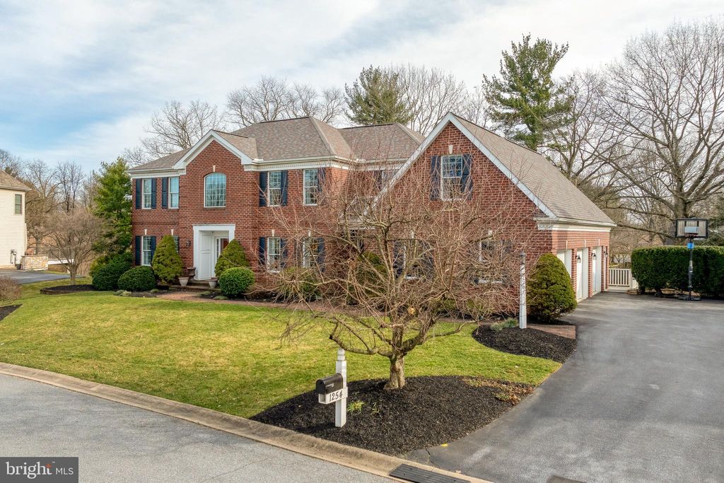 Photo of 1254 Belle Meade Drive, Lancaster, PA 17601 (MLS # PALA2047692)