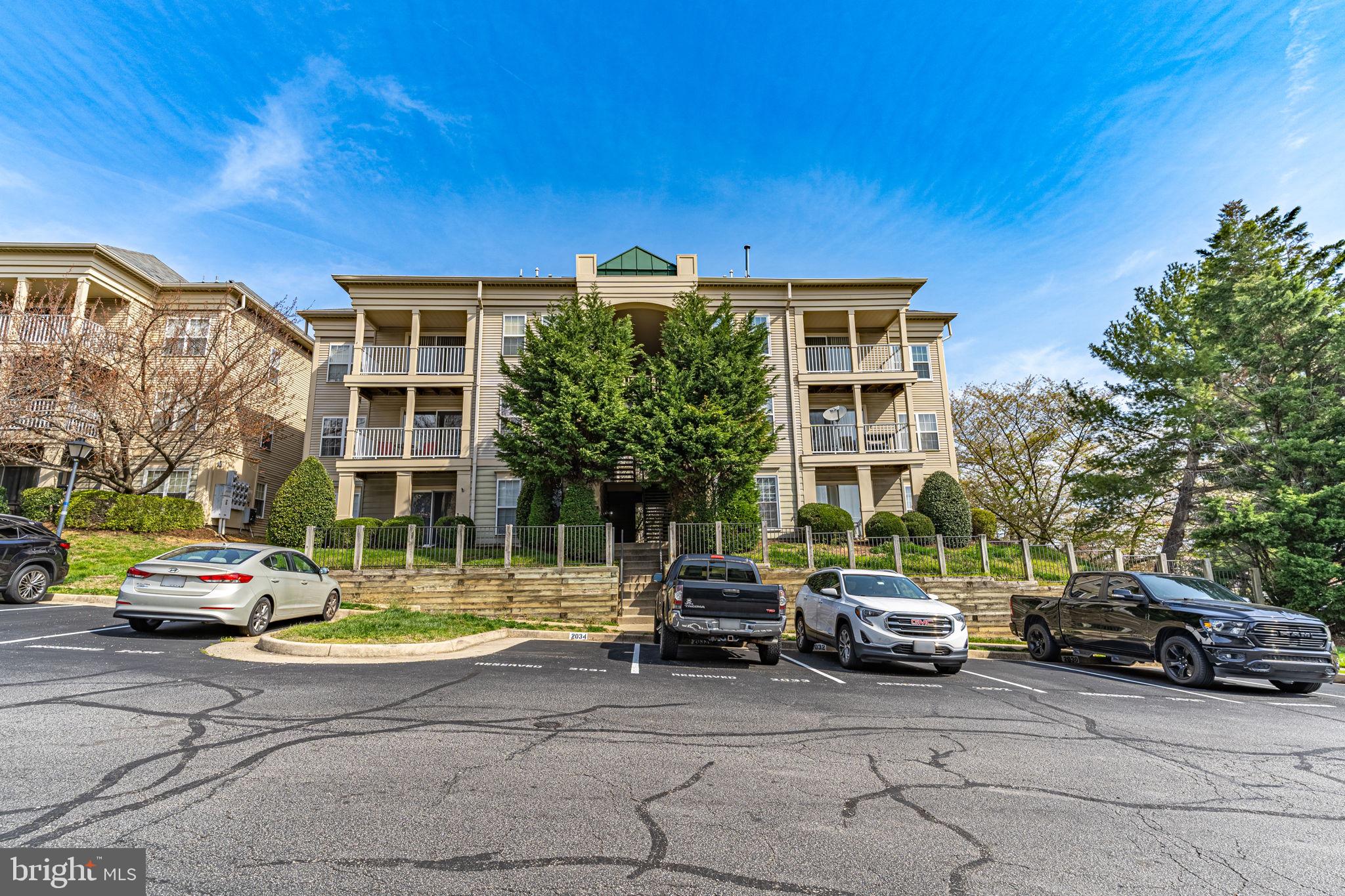 SUMMERHOUSE II CONDO - Residential Lease