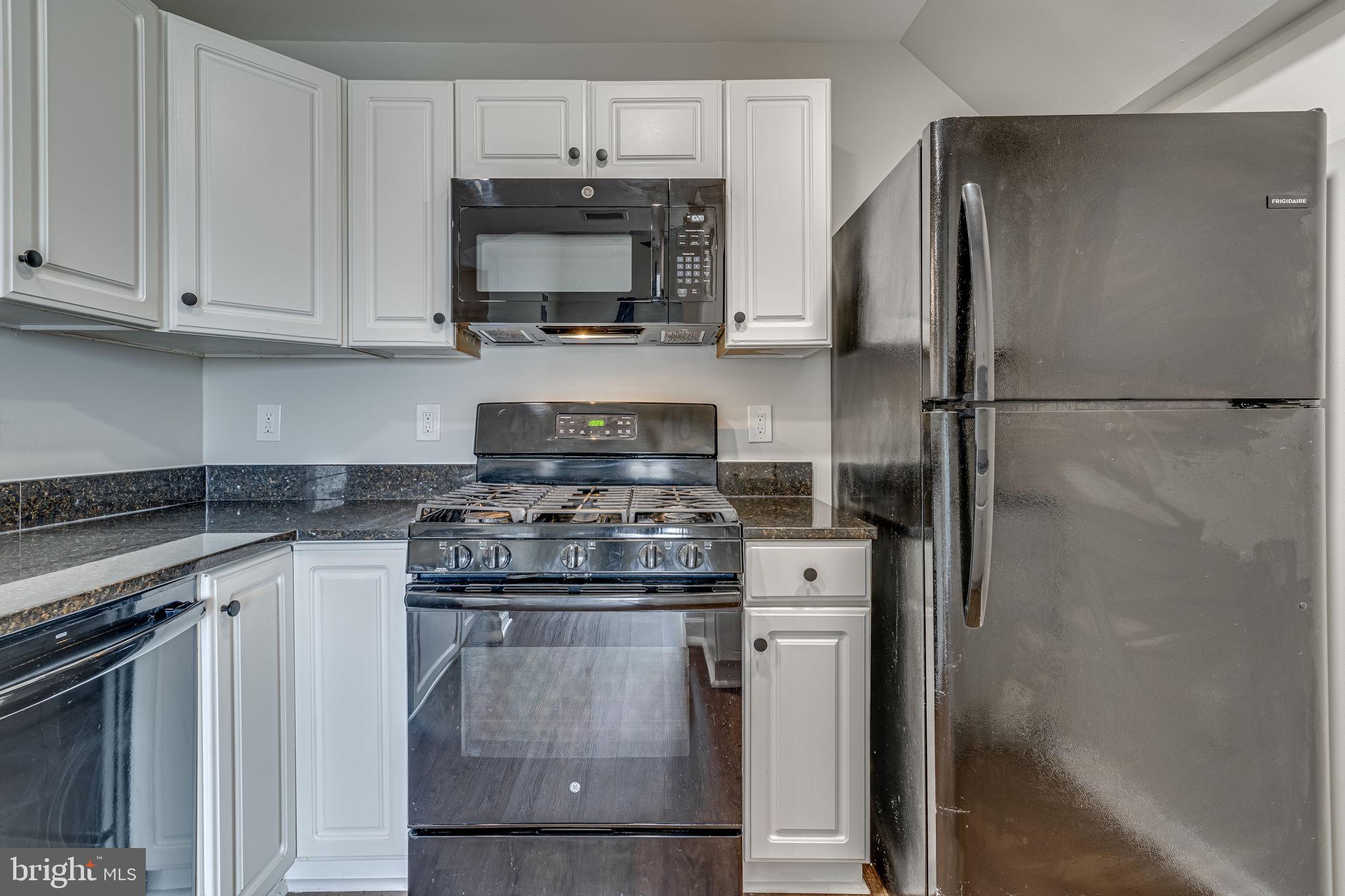 SUMMERHOUSE II CONDO - Residential Lease