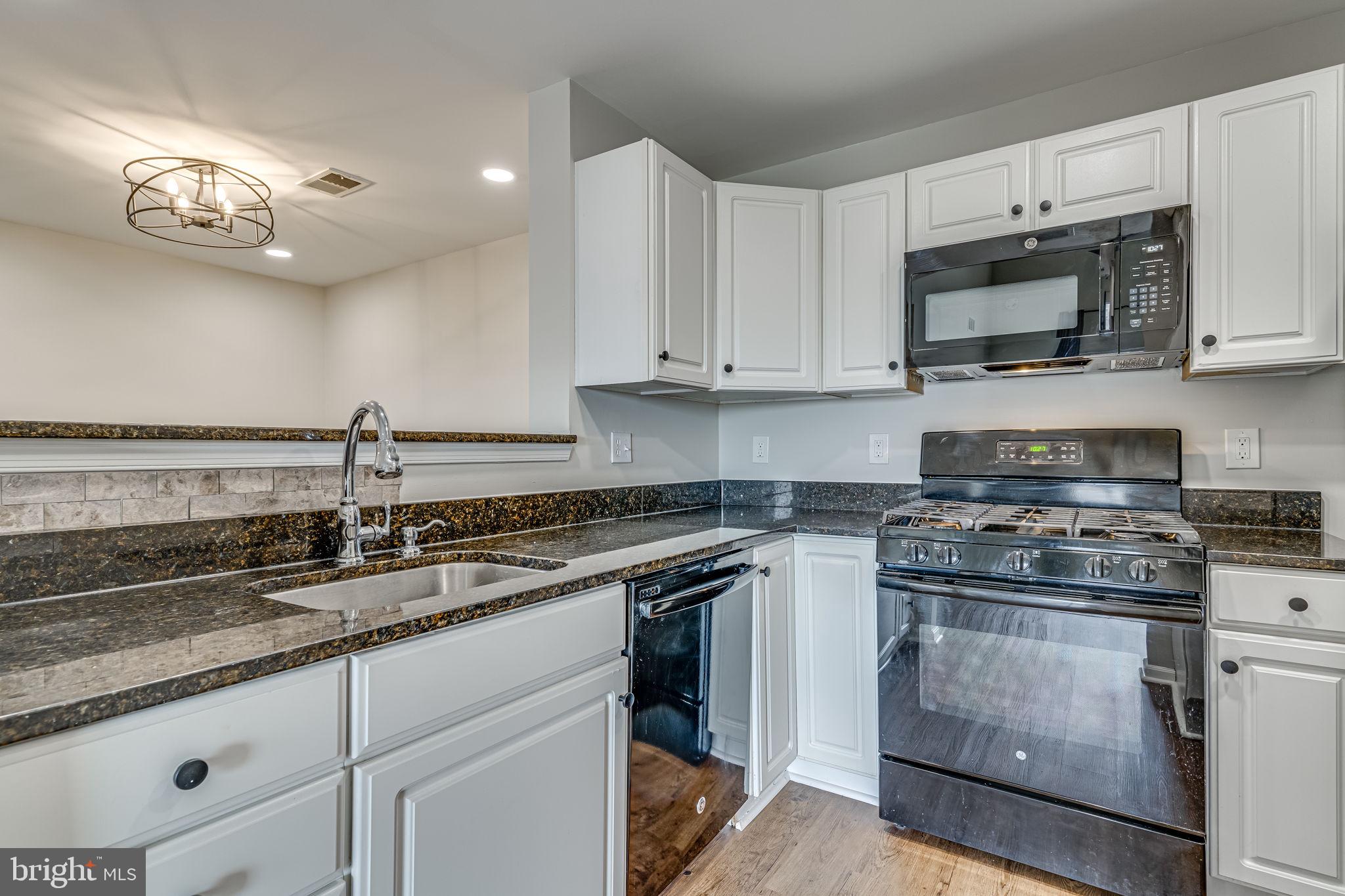 SUMMERHOUSE II CONDO - Residential Lease