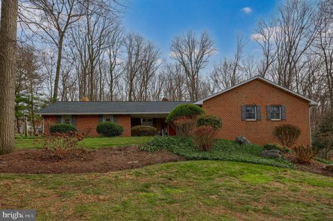 Photo of 33 LAUREL HILL DR, QUARRYVILLE, PA 17566 (MLS # PALA2031596)