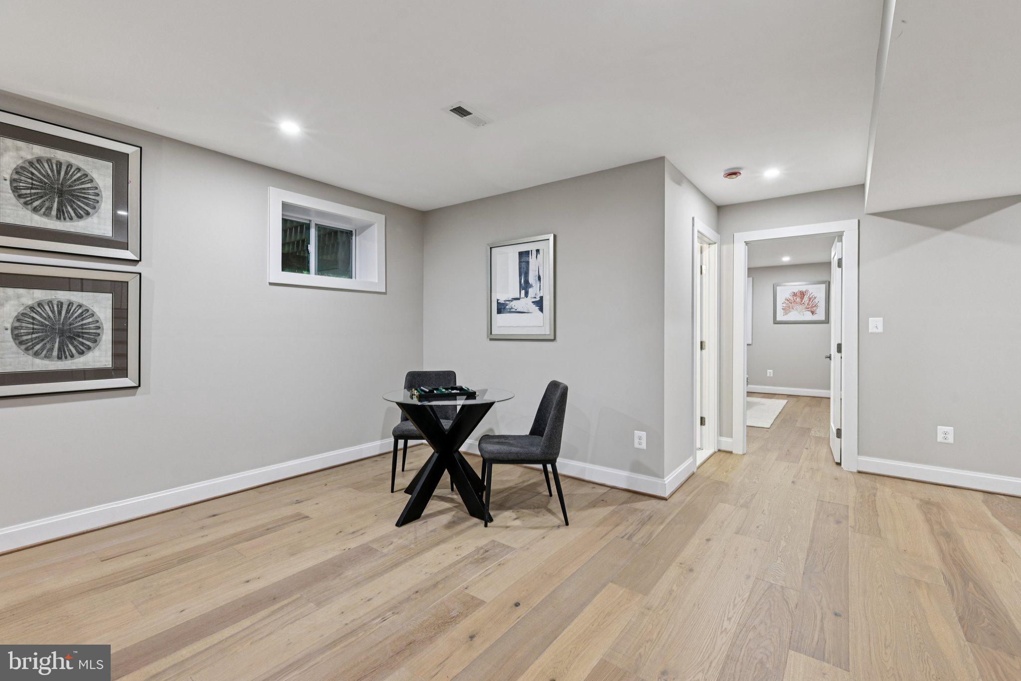 LAKE BARCROFT CLOISTERS - Residential