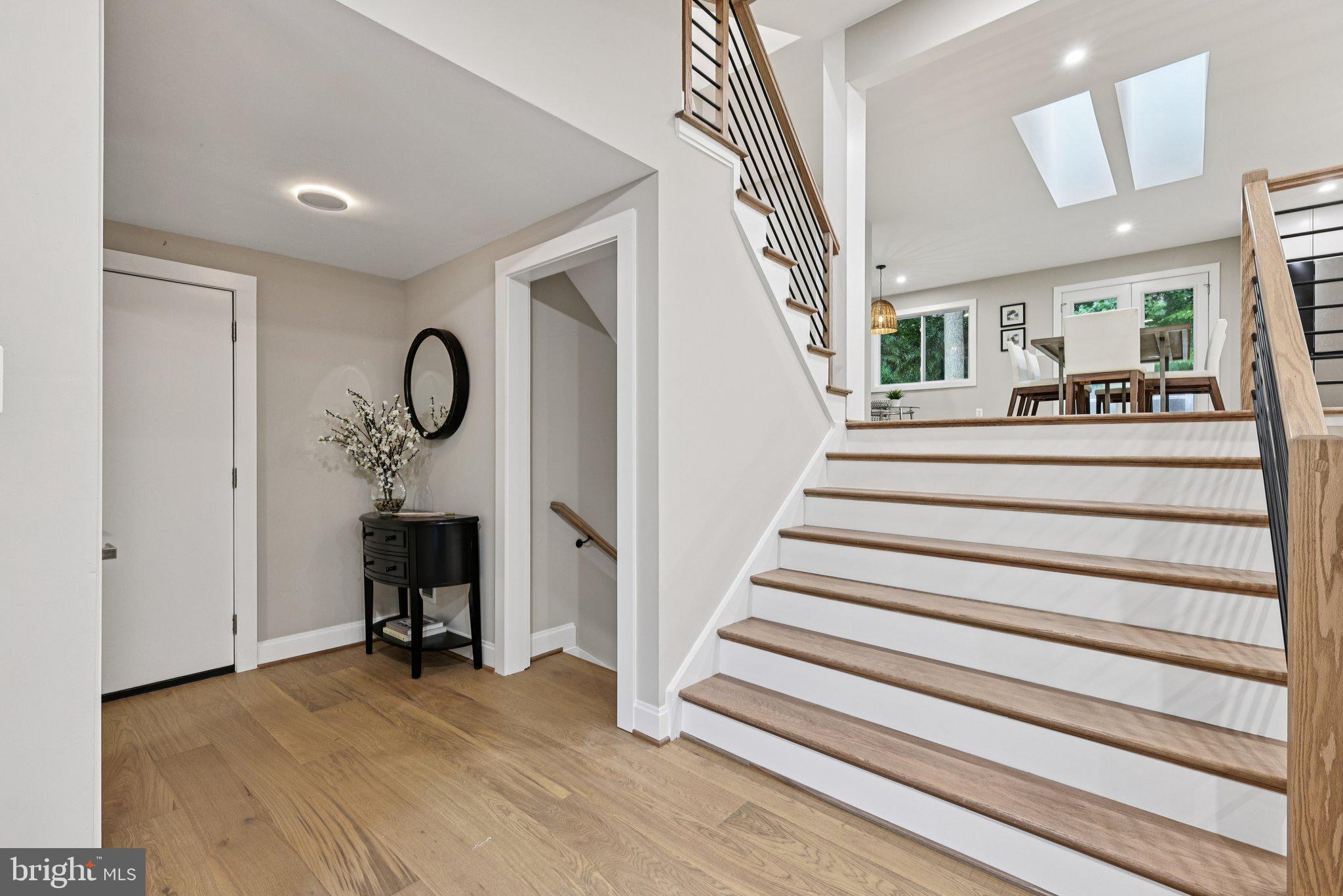 LAKE BARCROFT CLOISTERS - Residential