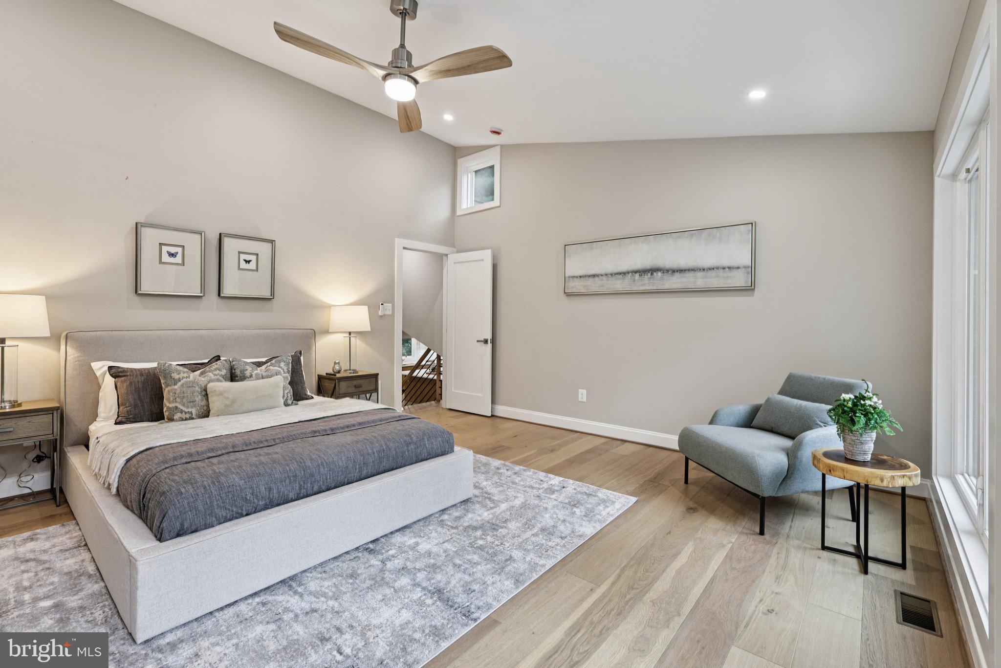 LAKE BARCROFT CLOISTERS - Residential