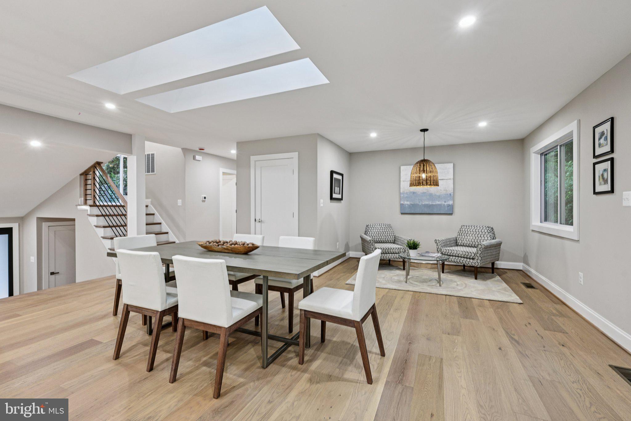 LAKE BARCROFT CLOISTERS - Residential