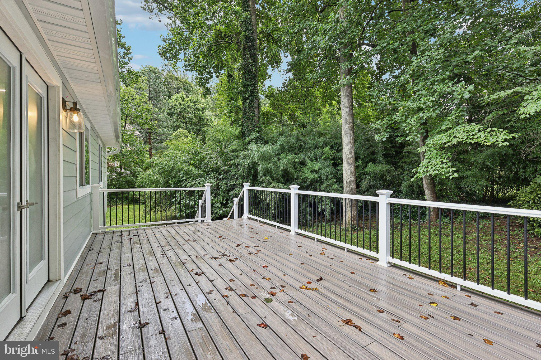 LAKE BARCROFT CLOISTERS - Residential
