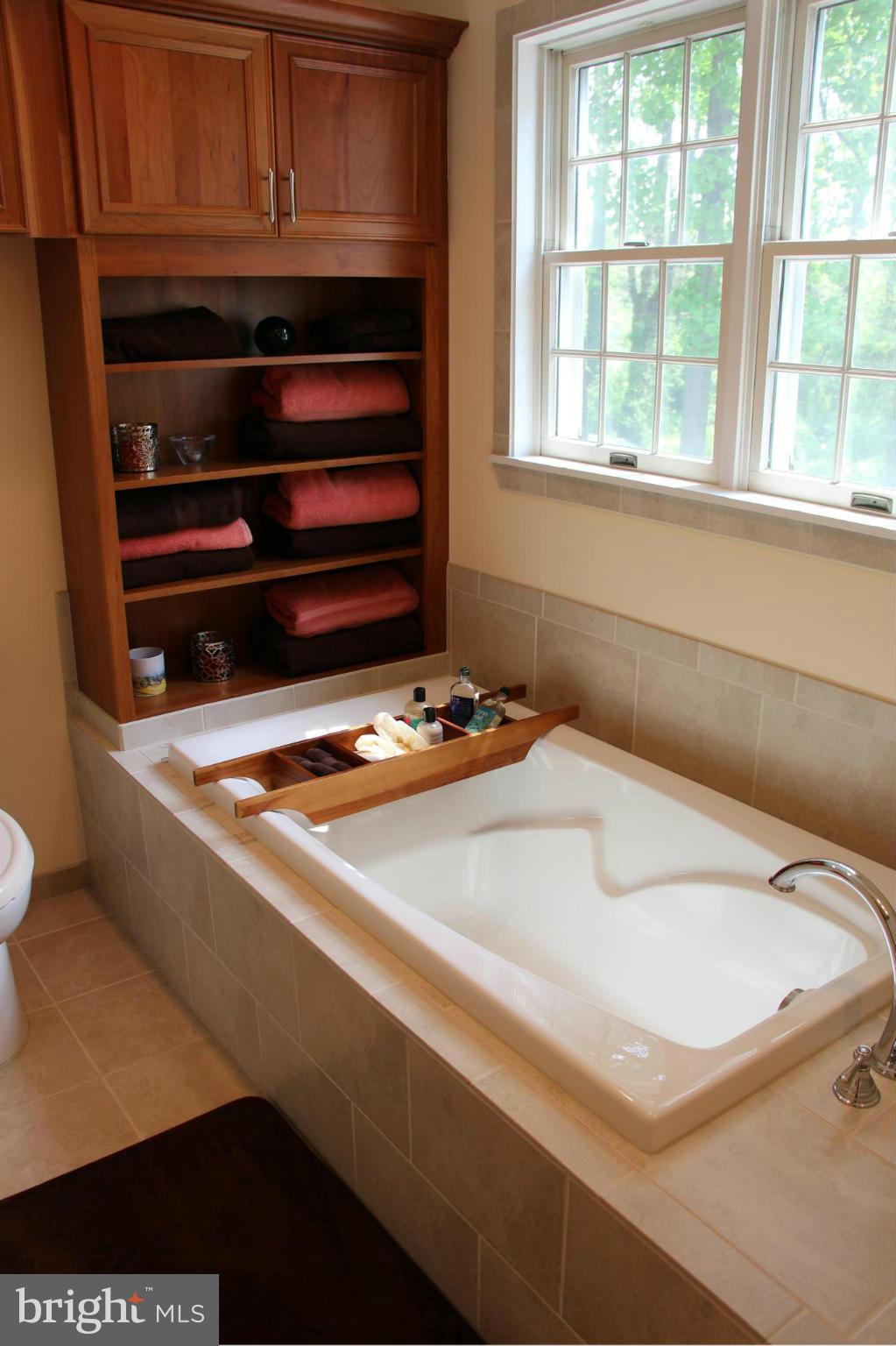 GUNSTON MANOR - Residential