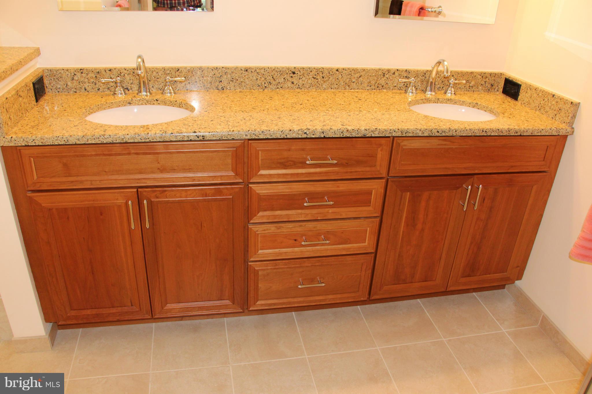 GUNSTON MANOR - Residential