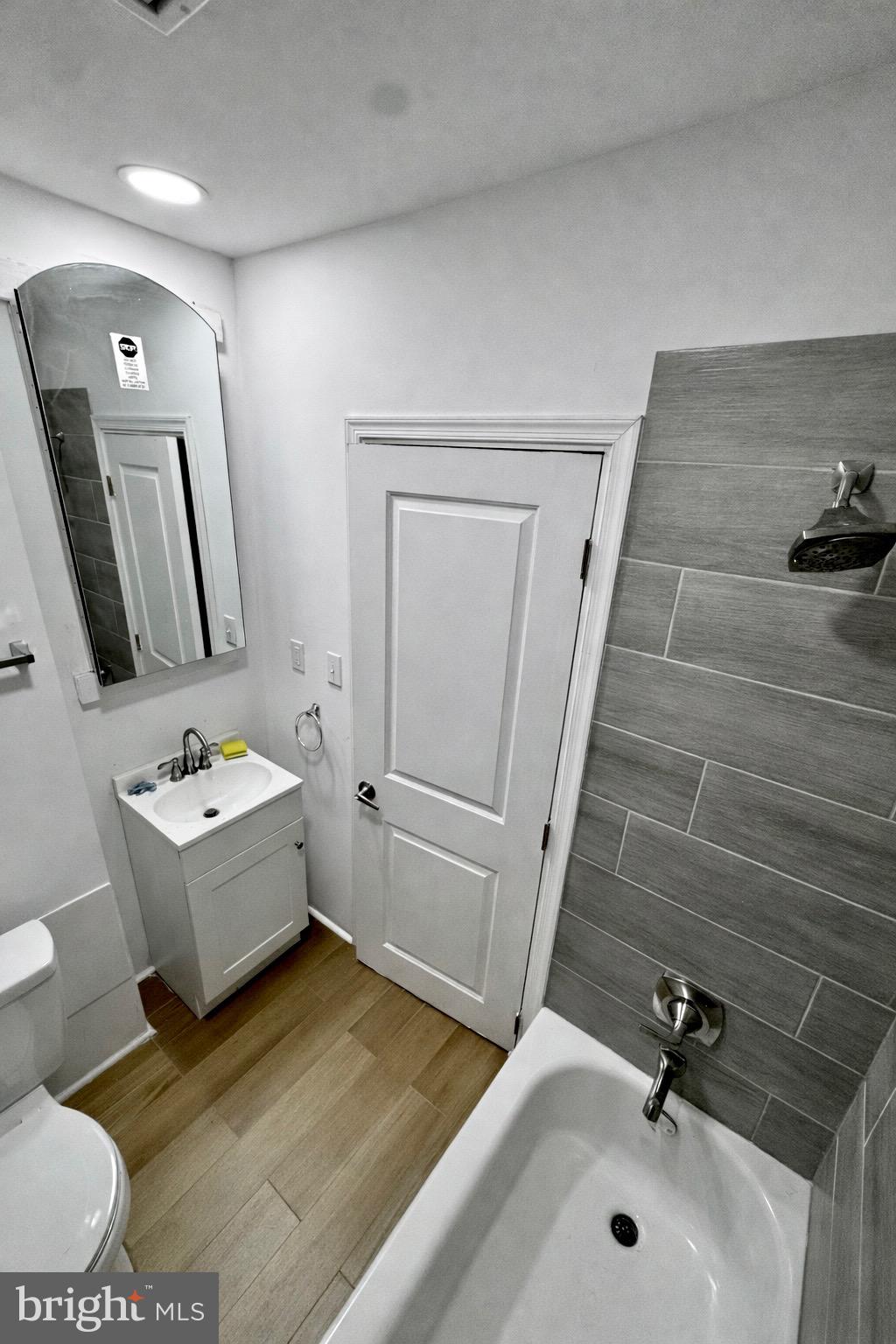 FRANKFORD - Commercial Sale