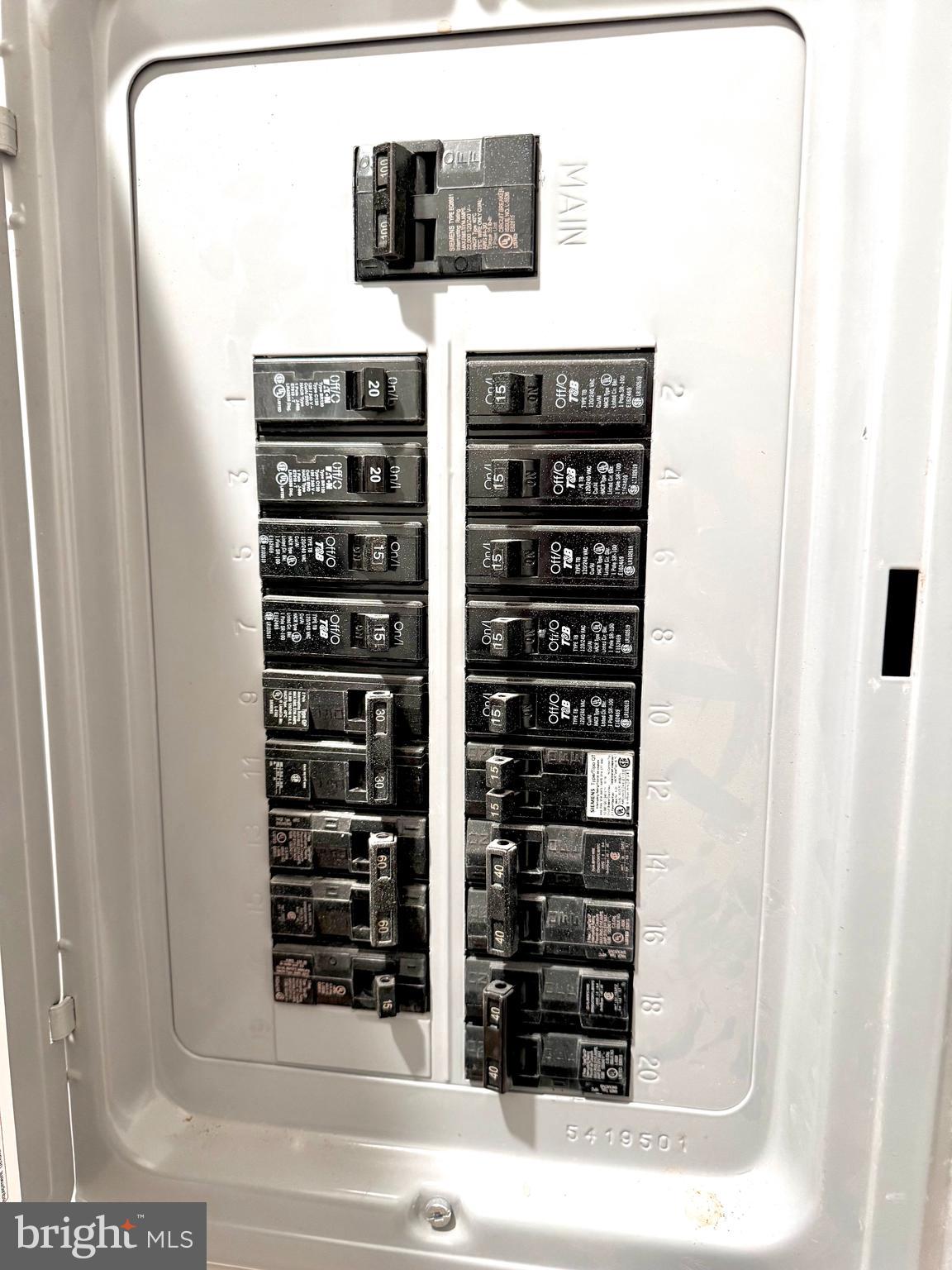 FRANKFORD - Commercial Sale