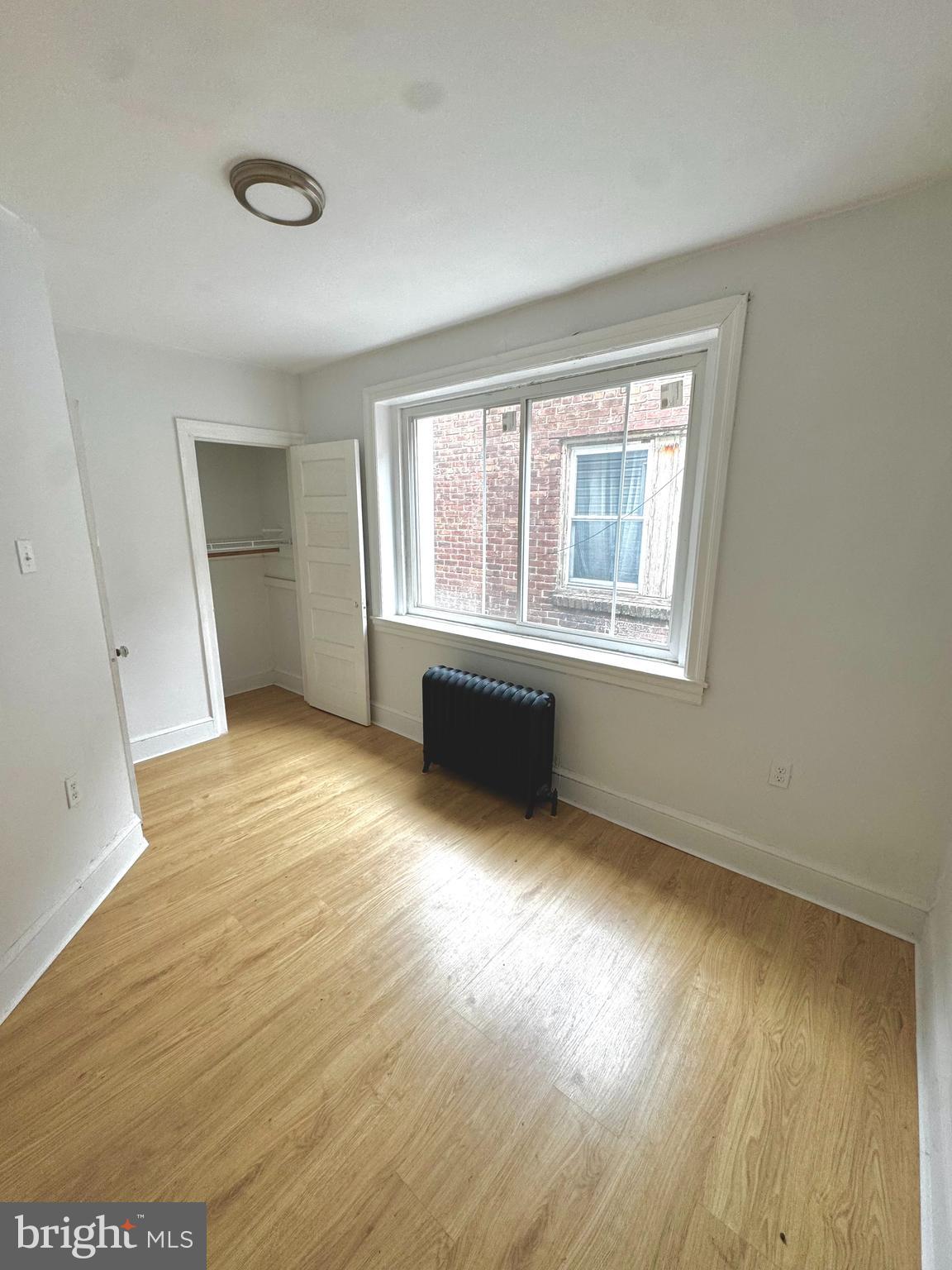 FRANKFORD - Commercial Sale