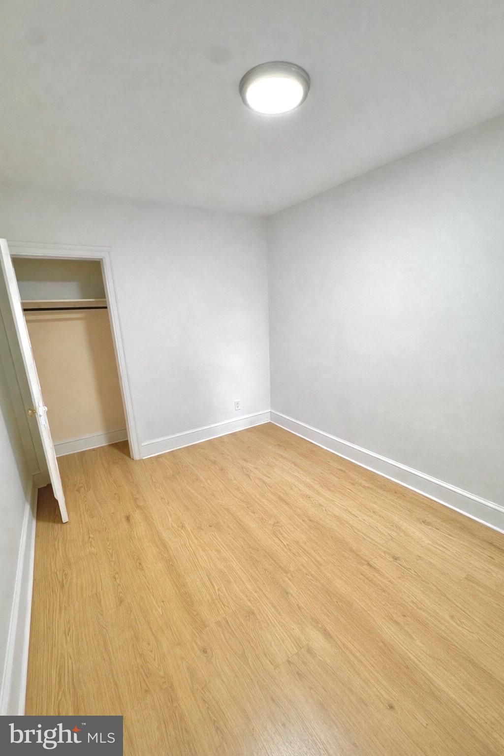 FRANKFORD - Commercial Sale