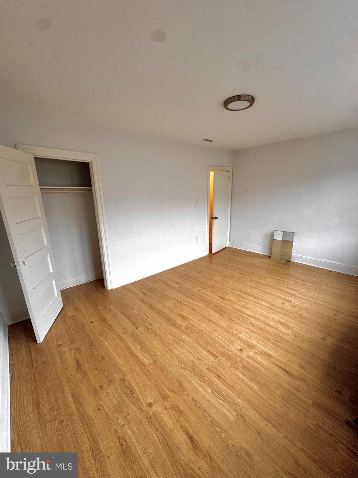 FRANKFORD - Commercial Sale