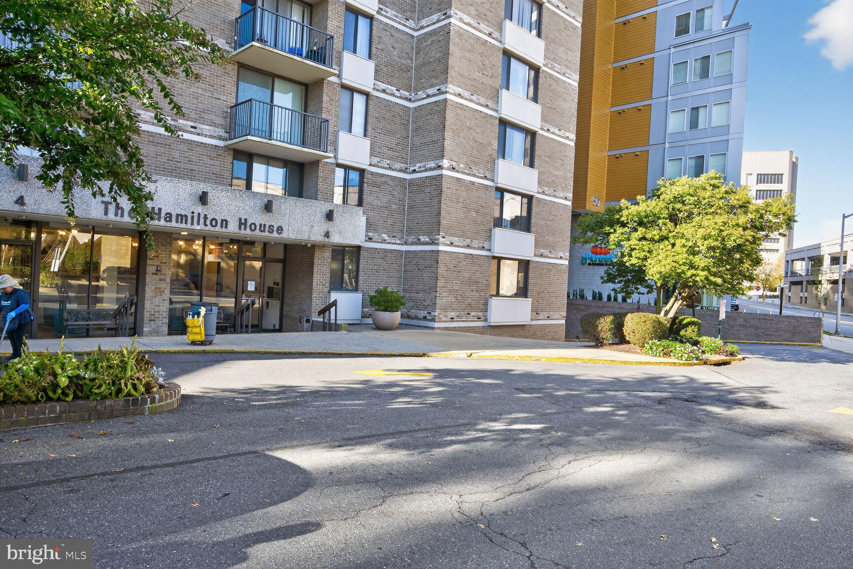 AMERICANA CENTRE - Residential