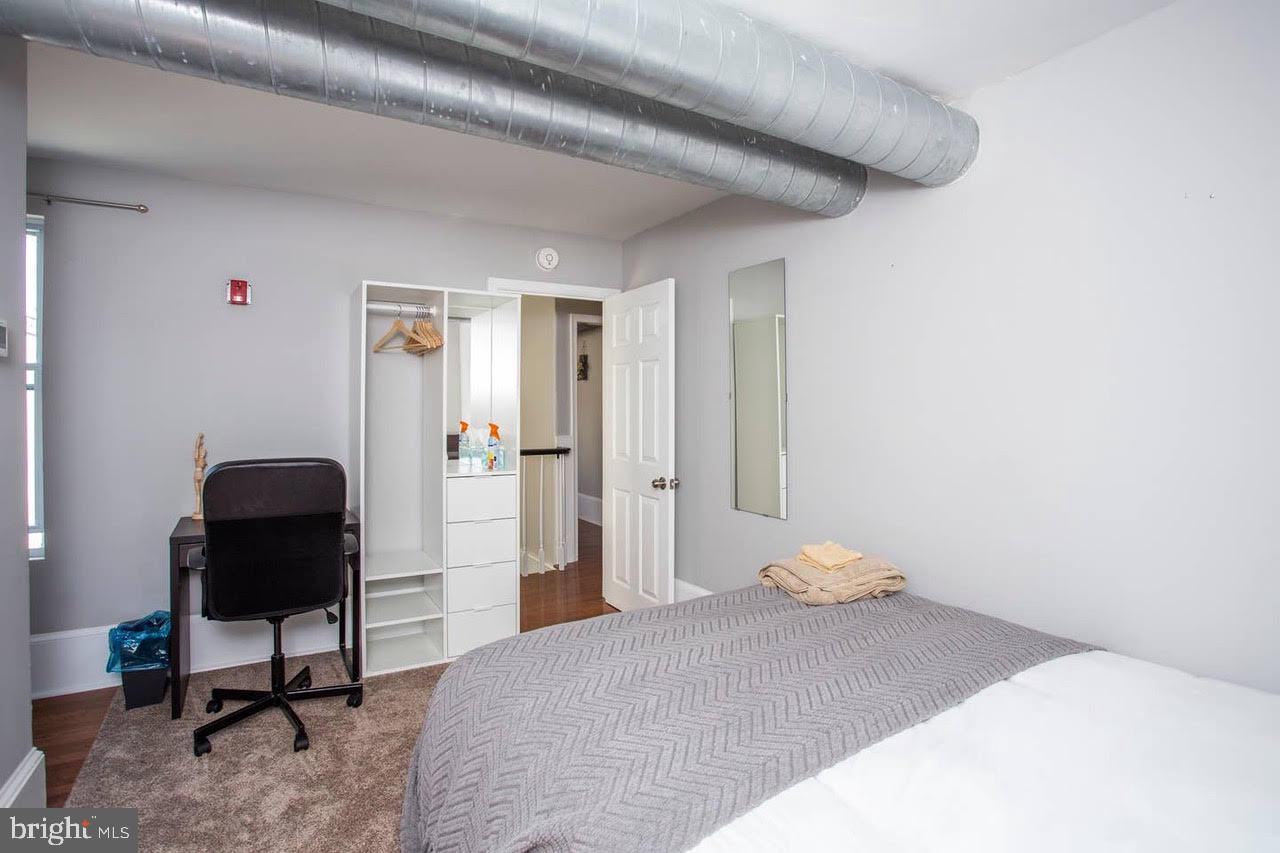 CENTER CITY - Residential Lease