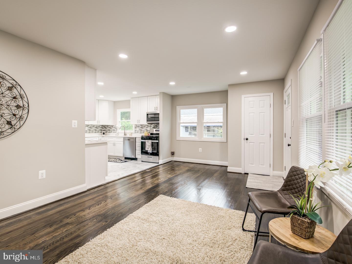 RIVERDALE PARK - Residential