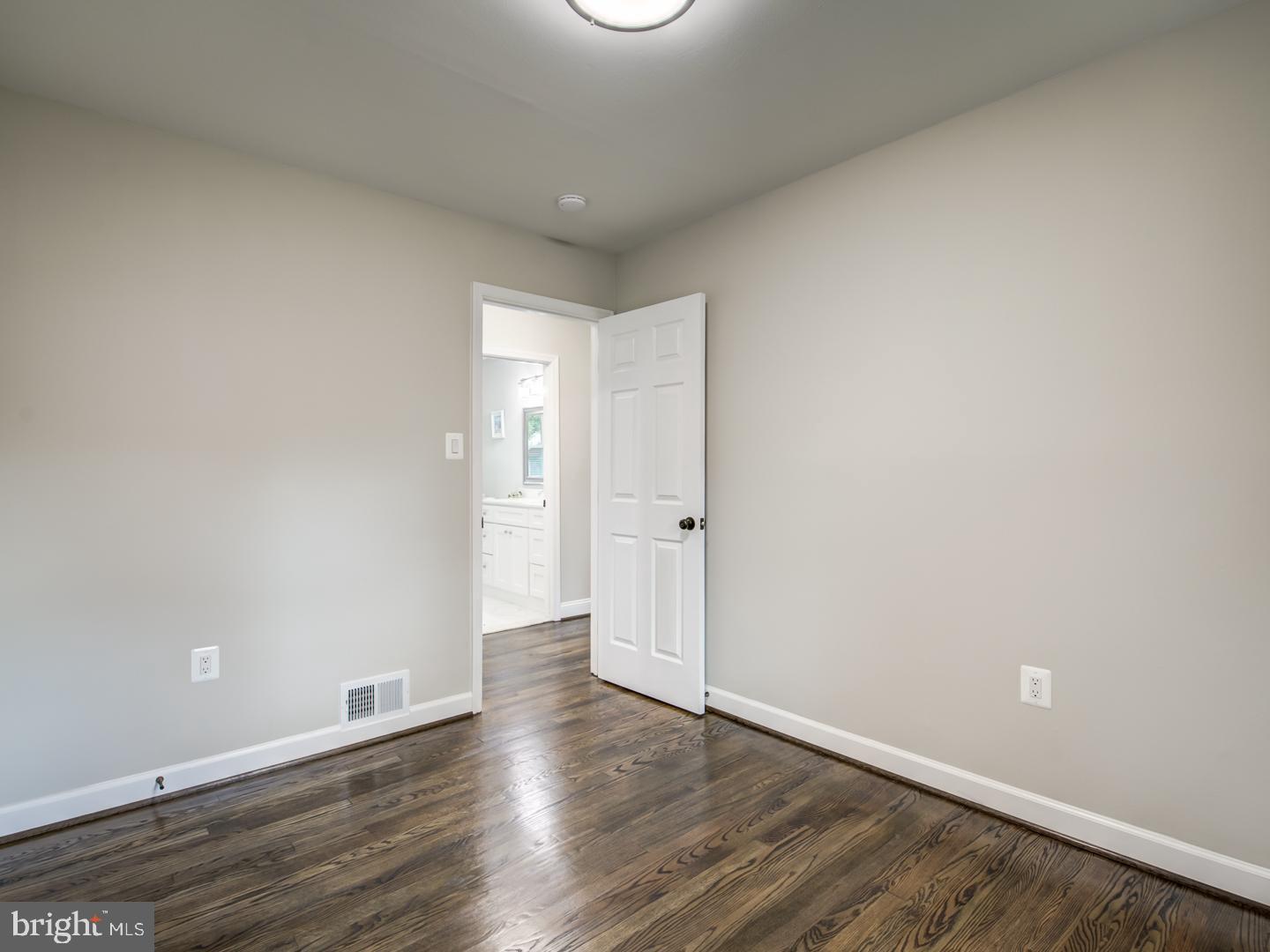 RIVERDALE PARK - Residential