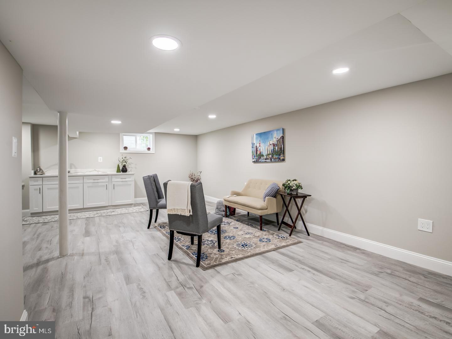 RIVERDALE PARK - Residential