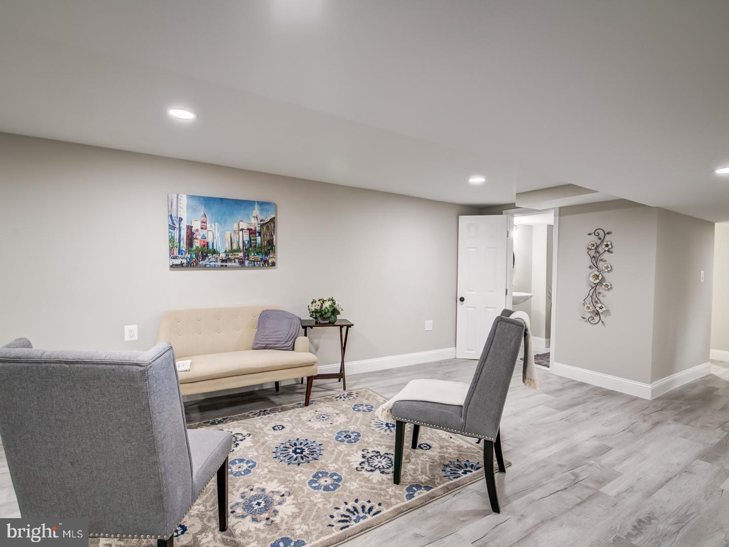 RIVERDALE PARK - Residential