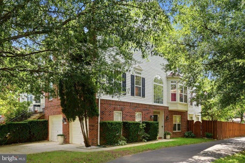 Townhouse For Rent - 6318 Franconia Commons Drive<br/> ALEXANDRIA, VA 22310