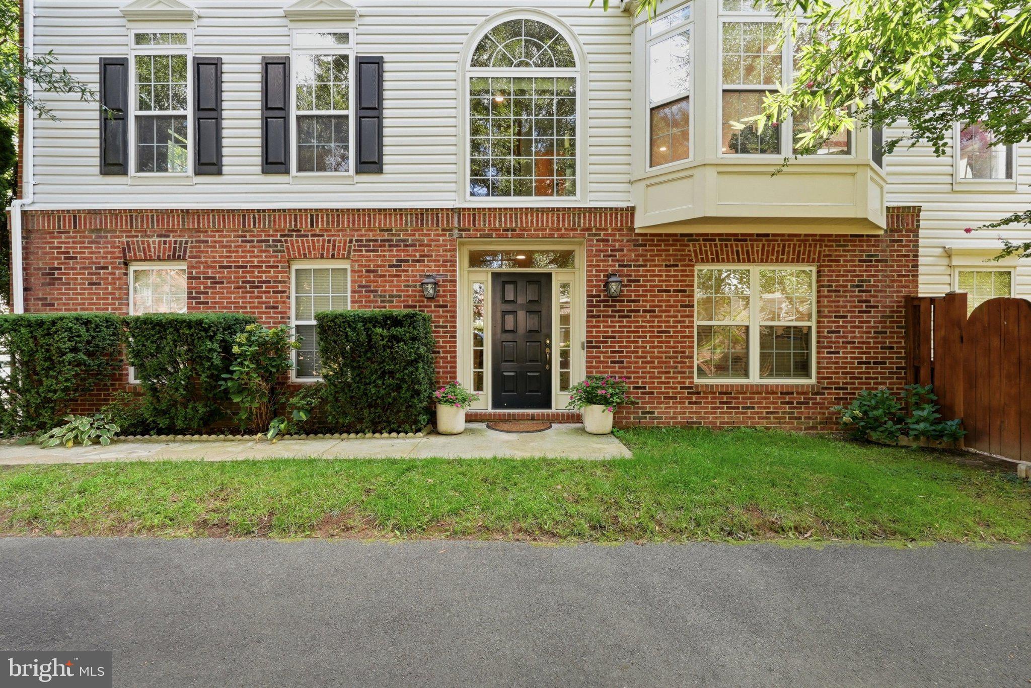 6318 FRANCONIA COMMONS DRIVE