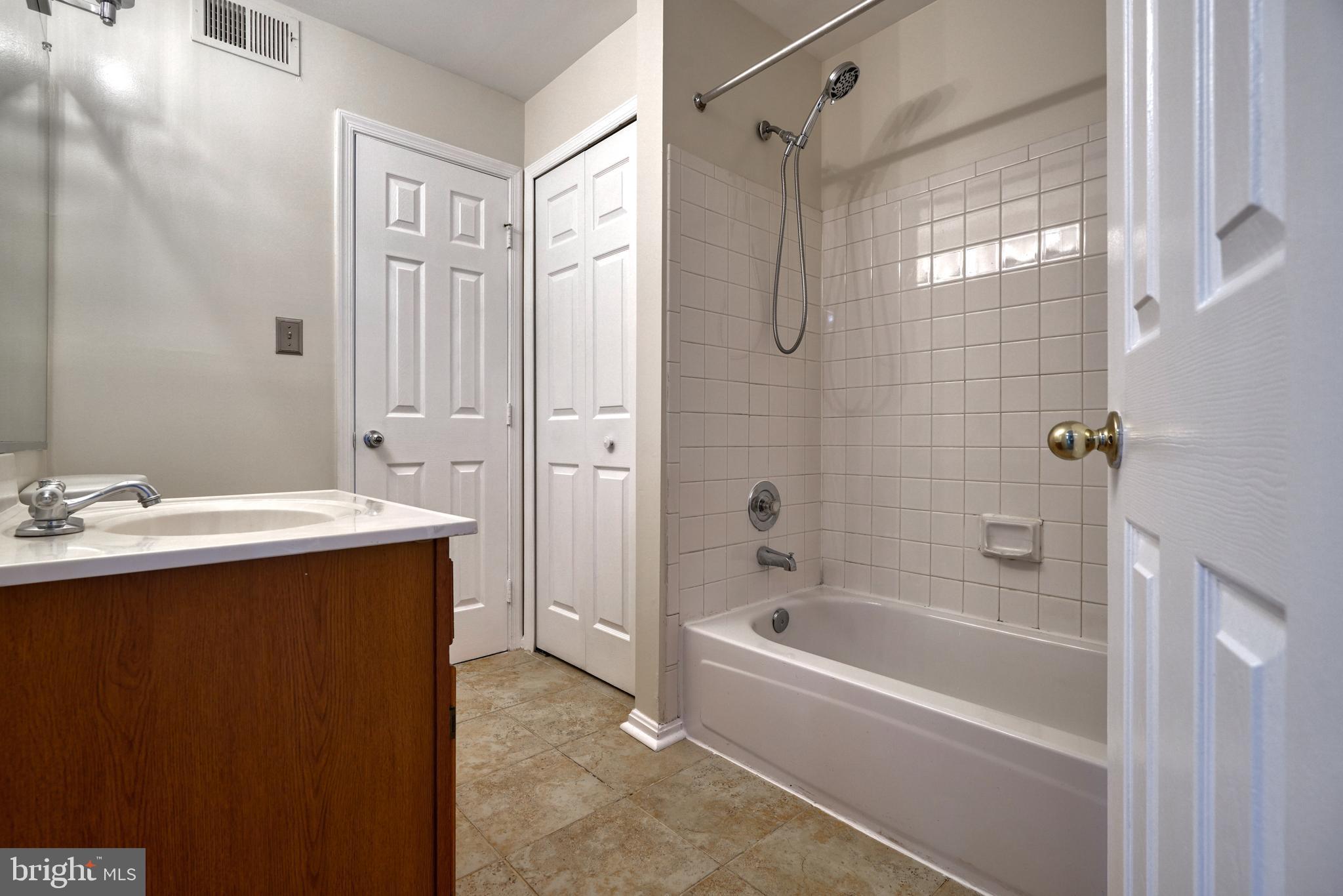 LAKE POINTE AT TOWN CENTER - Residential