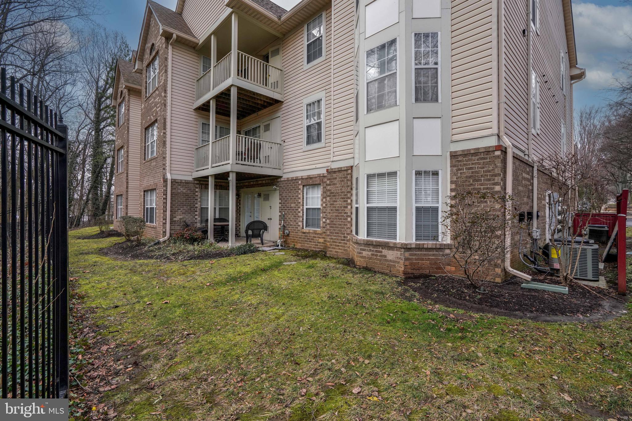 LAKE POINTE AT TOWN CENTER - Residential