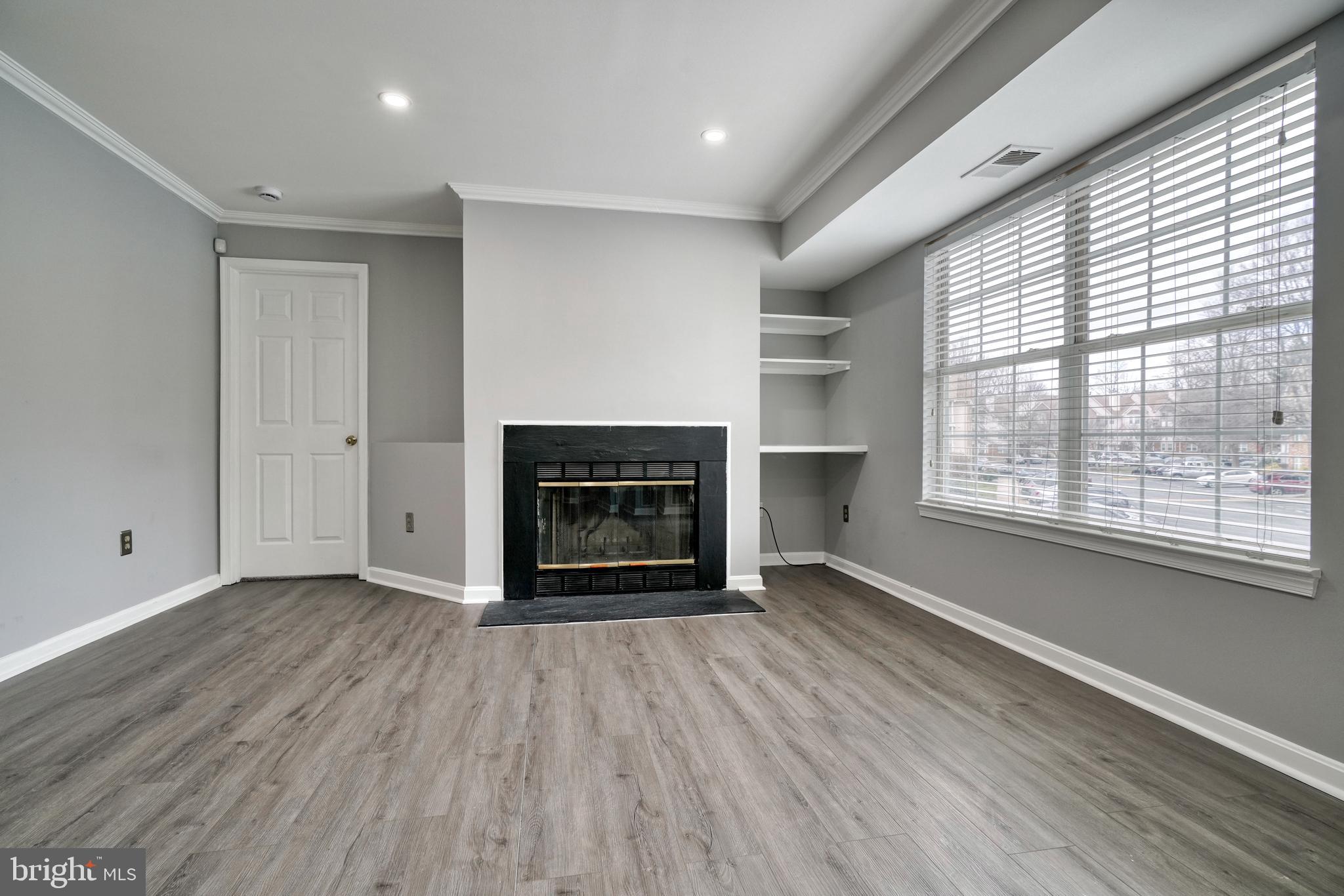 LAKE POINTE AT TOWN CENTER - Residential