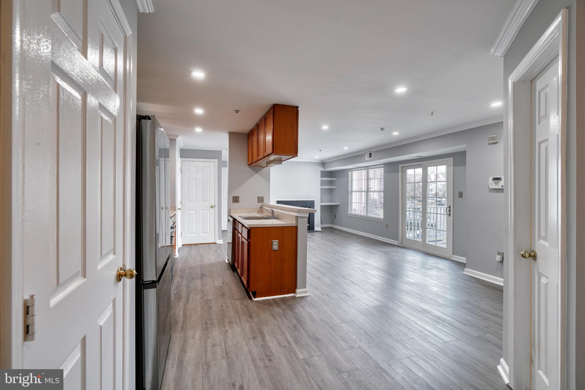 LAKE POINTE AT TOWN CENTER - Residential