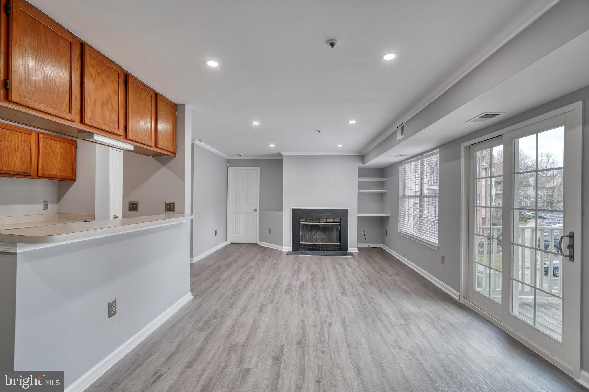 LAKE POINTE AT TOWN CENTER - Residential