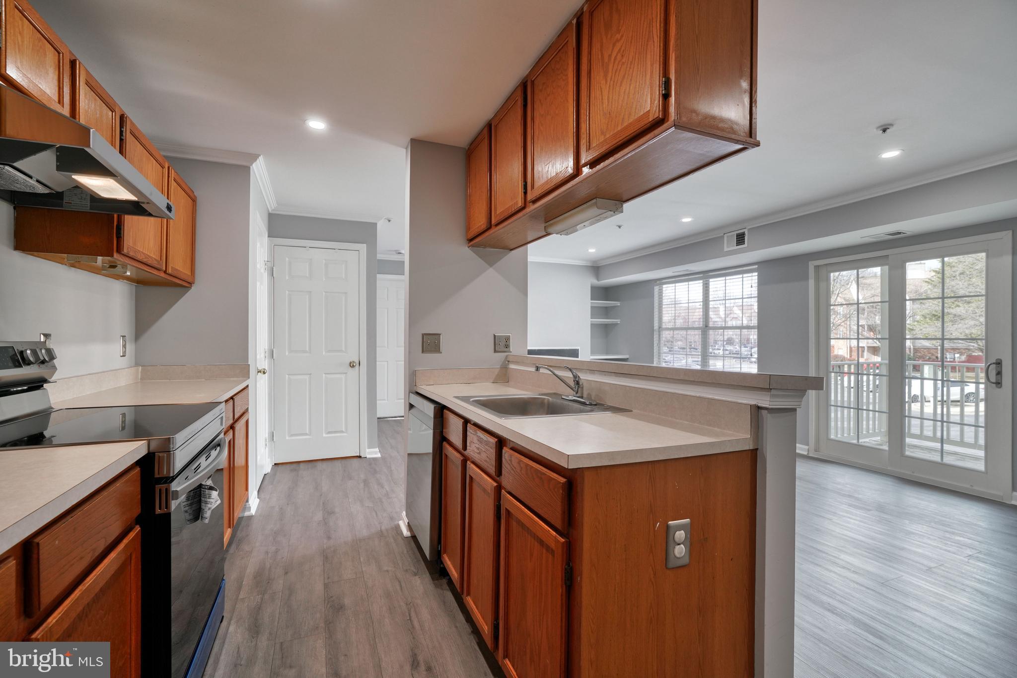 LAKE POINTE AT TOWN CENTER - Residential