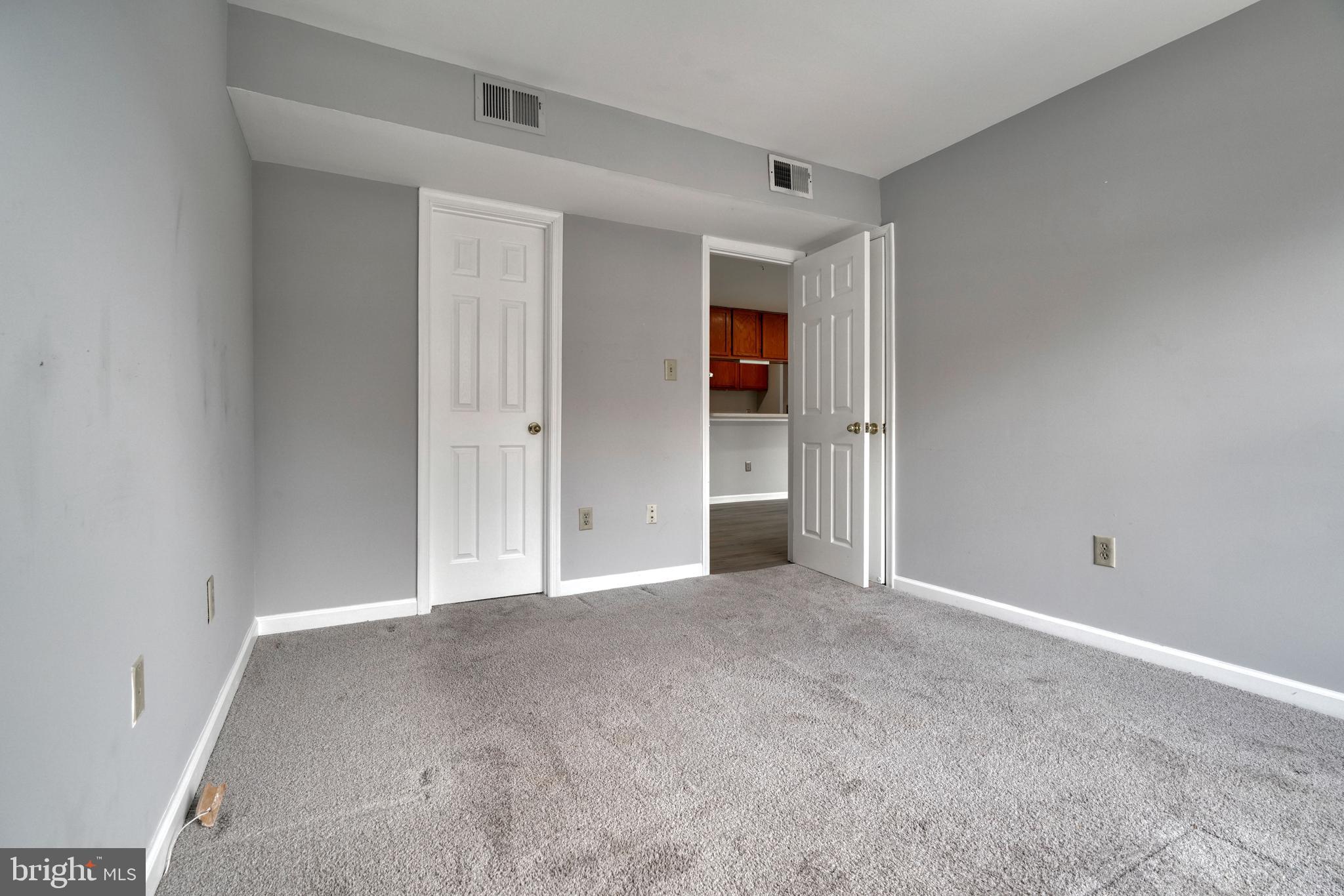 LAKE POINTE AT TOWN CENTER - Residential