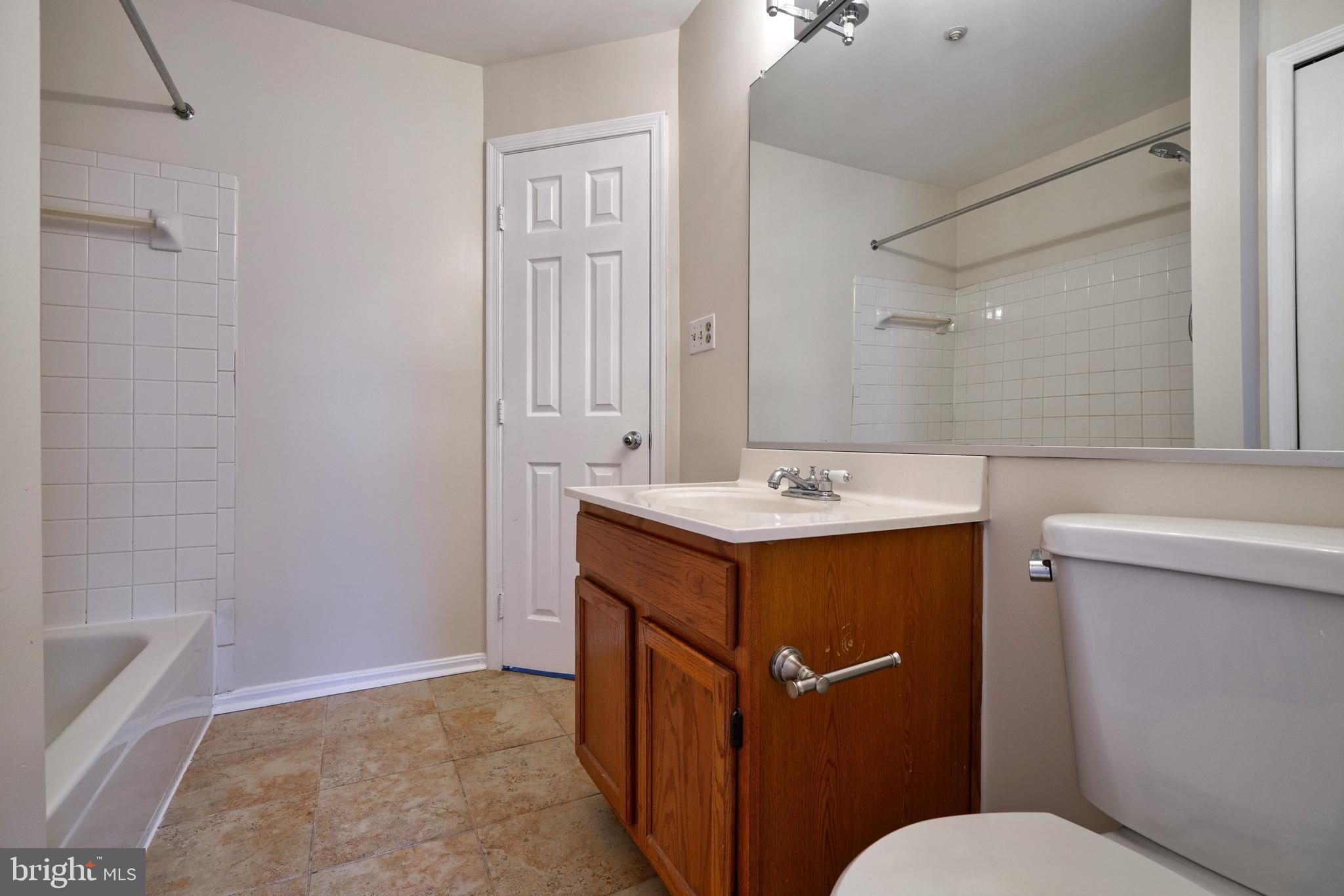 LAKE POINTE AT TOWN CENTER - Residential