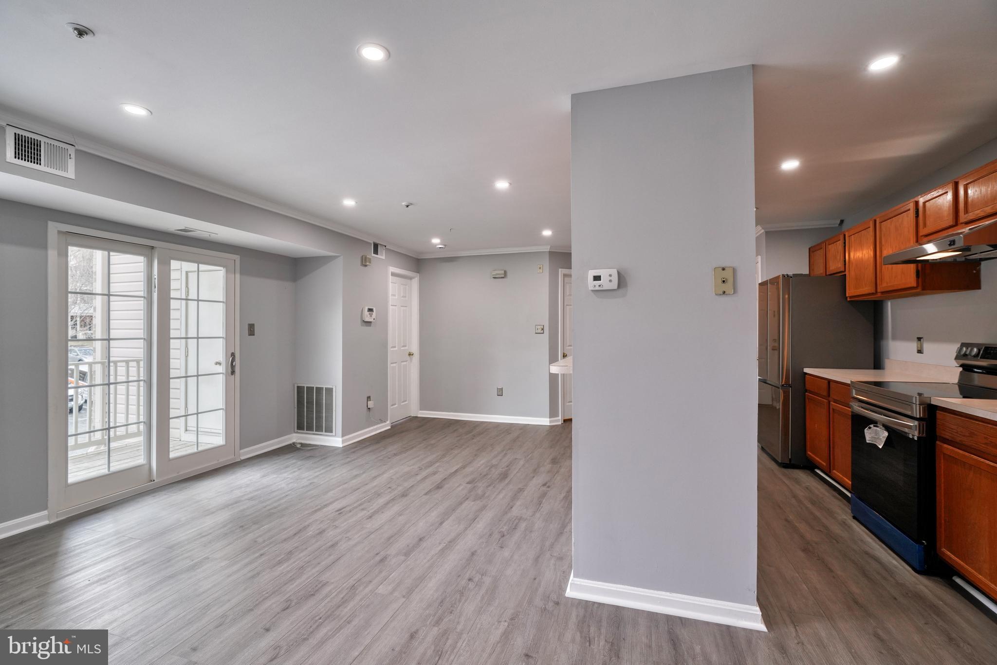 LAKE POINTE AT TOWN CENTER - Residential