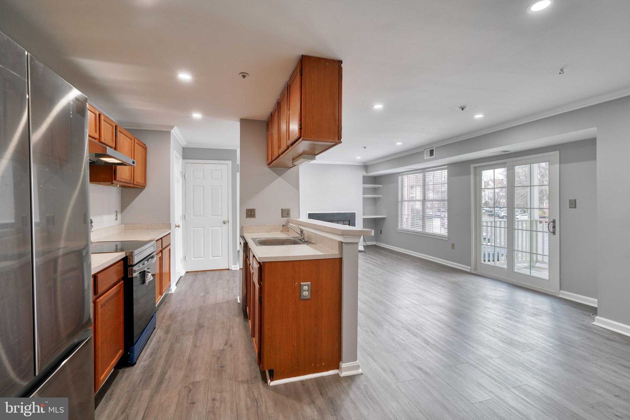 LAKE POINTE AT TOWN CENTER - Residential