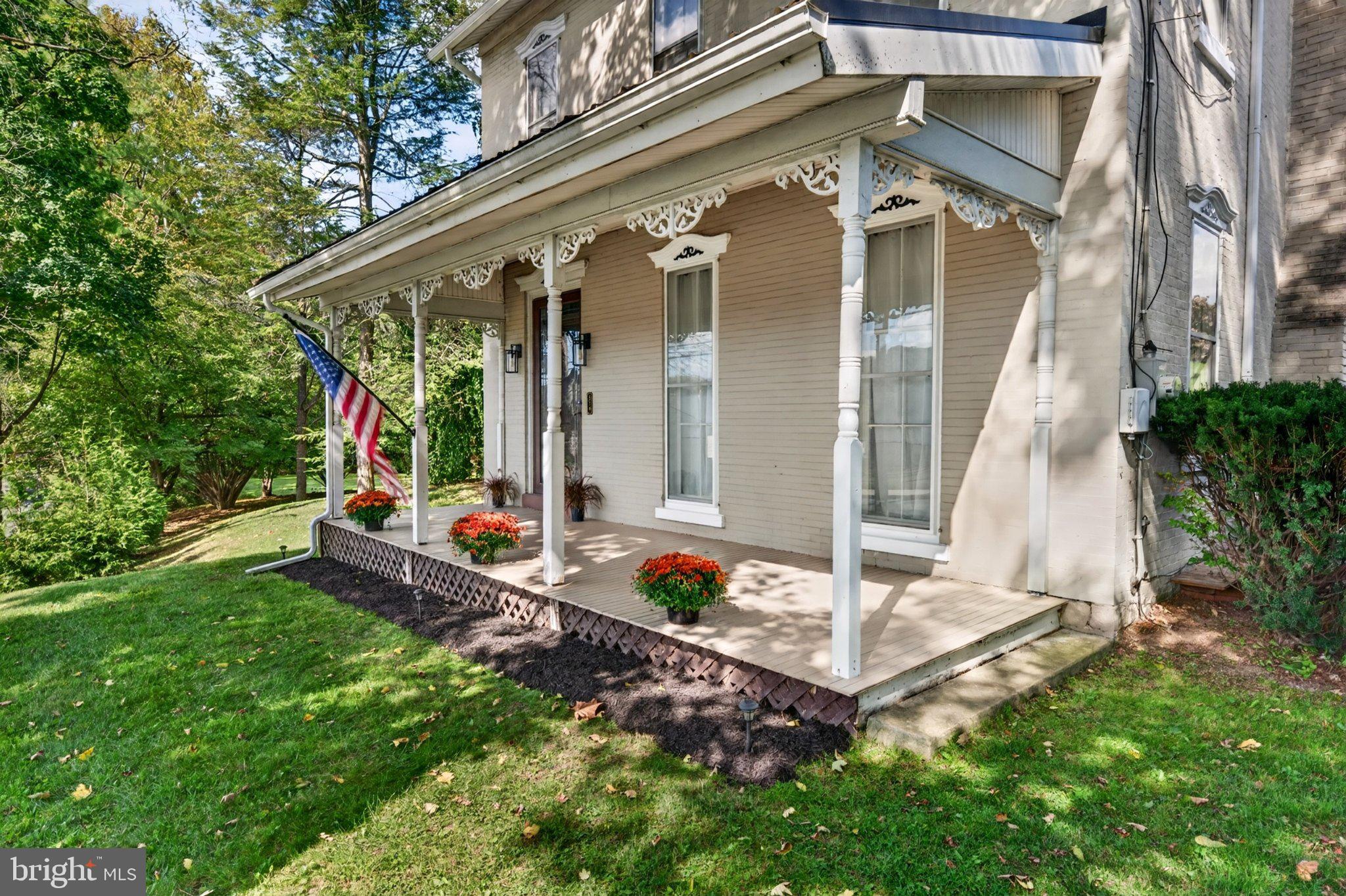 319 W 27TH STREET