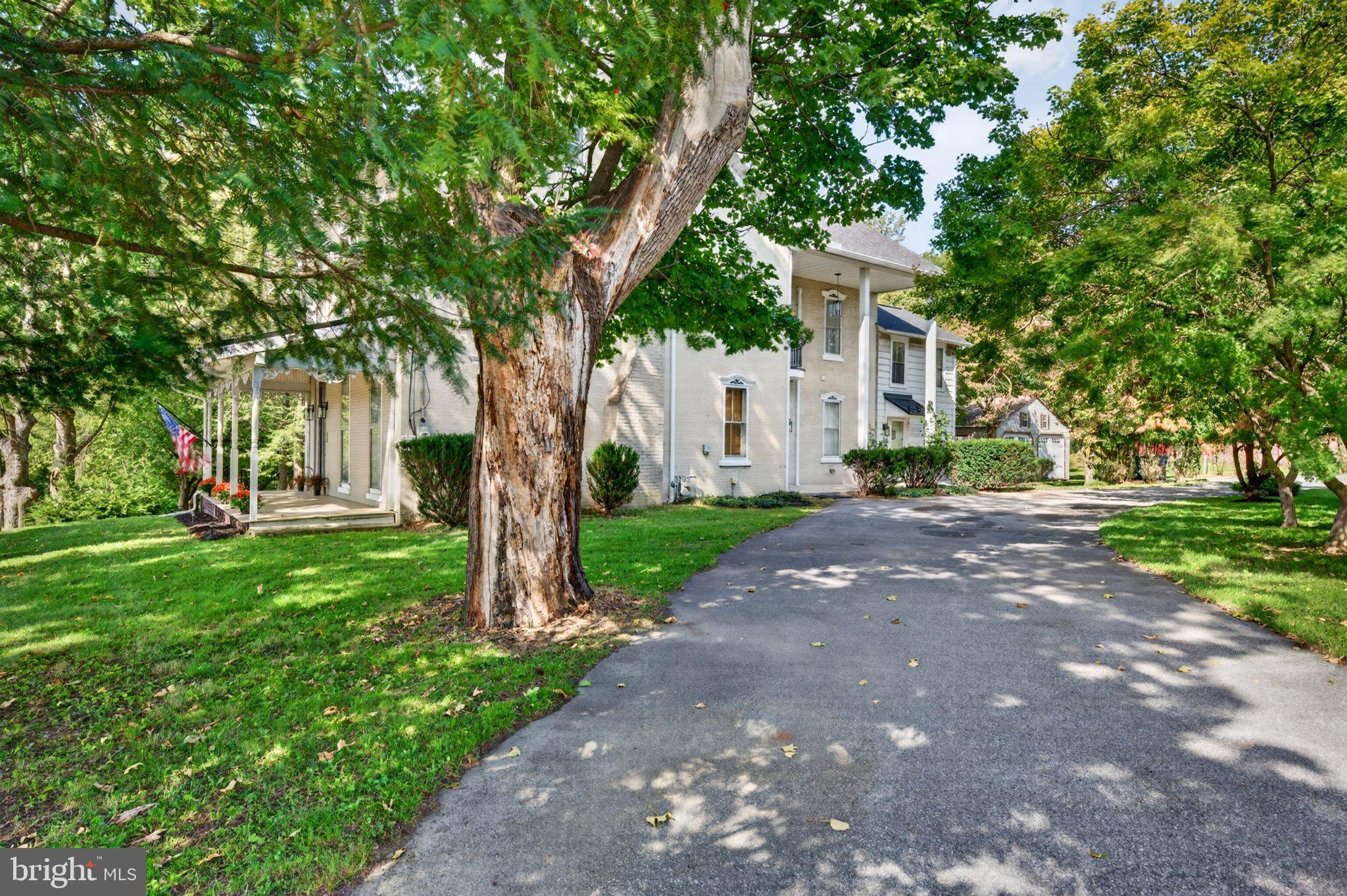 319 W 27TH STREET